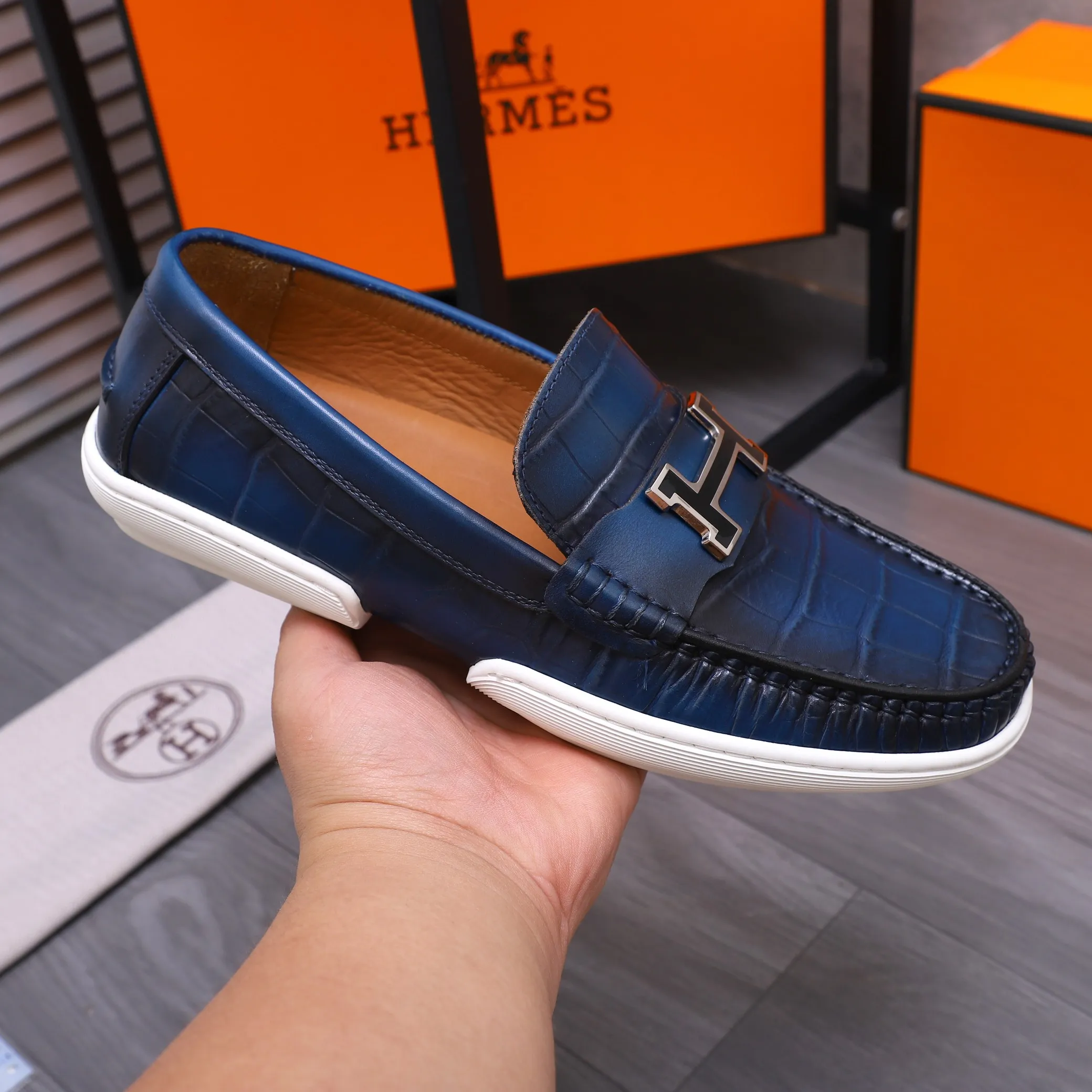 Men's shoes 💰500 Product trademark: HERMES "Hermes" casual slip-on leather shoes Regular size: 38-46 (45.46 custom-made, non-returnable) Product materials: Selected high-quality color-brushed stone grain cowhide upper, cowhide lining, original outsole